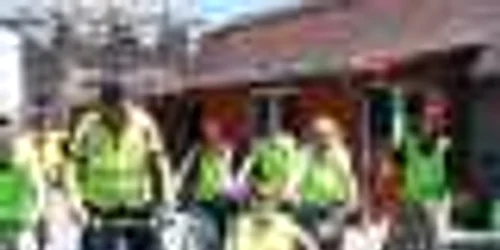 Mihai s-a alăturat grupului de voluntari care face turul judeţului Bihor