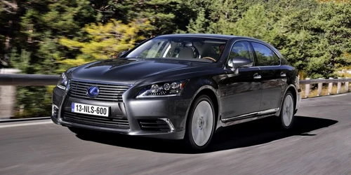 Lexus LS600h