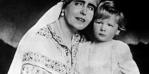 Regina Maria a României cu nepotul ei Prinţul Mihai în 1926 FOTO Guliver / Getty Images / Keystone-France/Gamma-Keystone