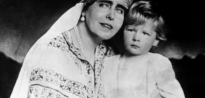 Regina Maria a României cu nepotul ei Prinţul Mihai în 1926 FOTO Guliver / Getty Images / Keystone-France/Gamma-Keystone