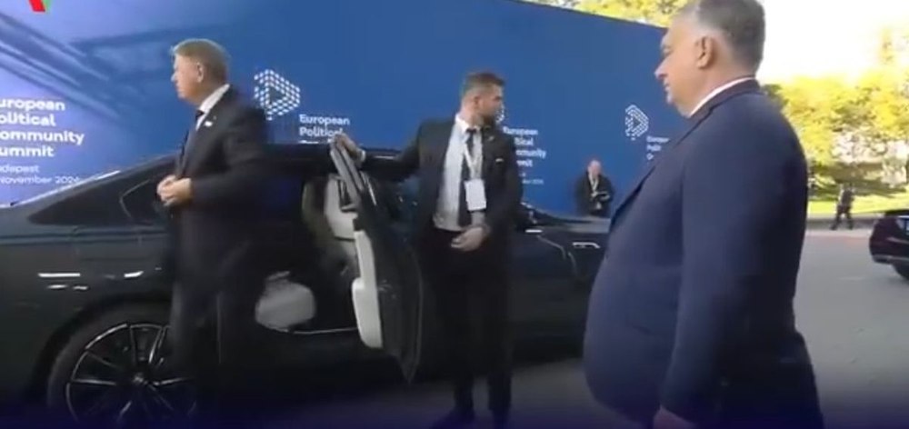 Speculaţii privind motivul pentru care Klaus Iohannis l-a tratat cu spatele pe Viktor Orban. Explicațiile poliției maghiare