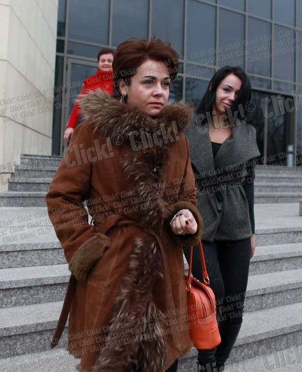 
    Cătălina Sişu şi mama ei, Magdalena Dinu (Foto: Roberto Sălăceanu)  