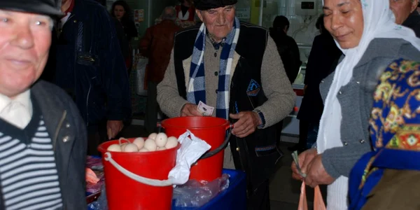 Brăilenii au cumpărat ouă aduse de la ţară