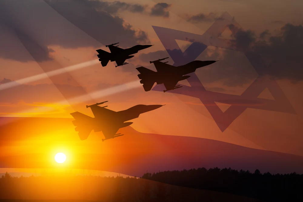 „Zburăm aproape liberi și nestingheriți deasupra Teheranului. Acesta este doar începutul”. Israelul anunţă că domină spaţiul aerian al Iranului