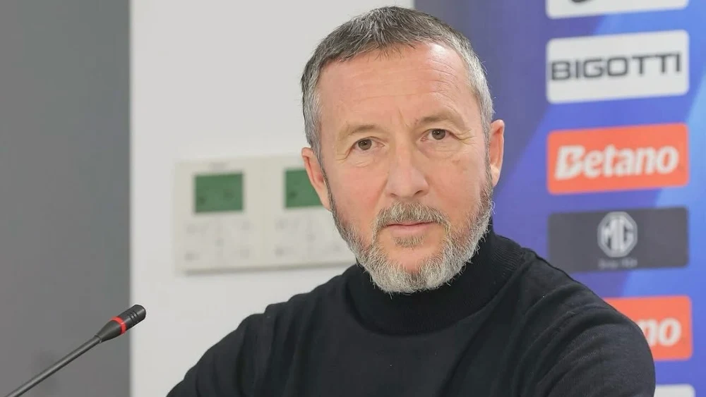 Discuții aprinse în fotbal: campionatul românesc ar putea avea mai puține echipe