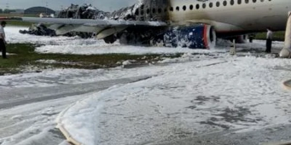 avion suhoi superjet 100 ars moscova
