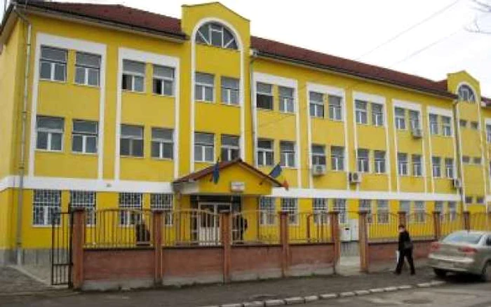 Bistriţa: UPDATE: Pagube de 2500 lei la Centrul de transfuzii