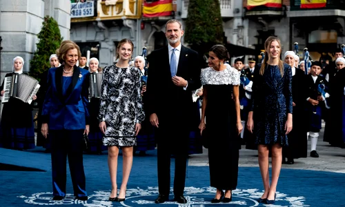 Regina Letizia și familia ei GettyImages 1437343067 jpg