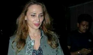 Iulia Vântur nu a fost aşteptată de nimeni la aeroport jpeg