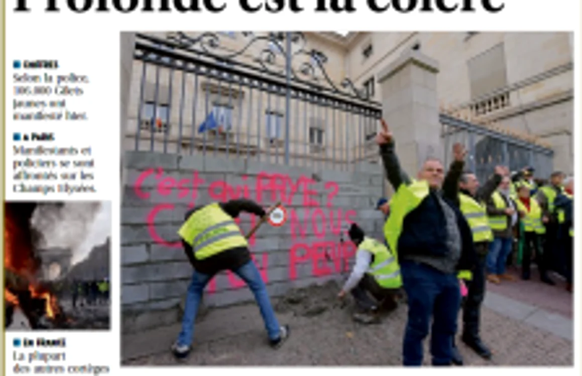 Francezii au zidit intrarea în Parlament, se arată în ştirea falsă distribuită de un fan AUR şi devenită virală în România. FOTO: Le Popolaire