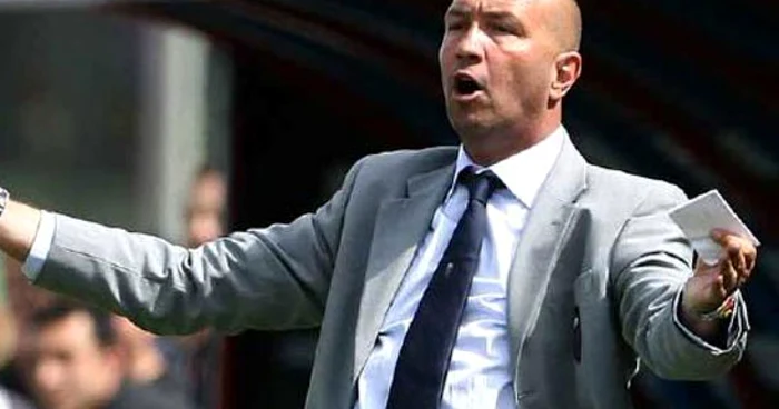 FOTBAL: Walter Zenga, antrenorul lui US Palermo, criticat de patron