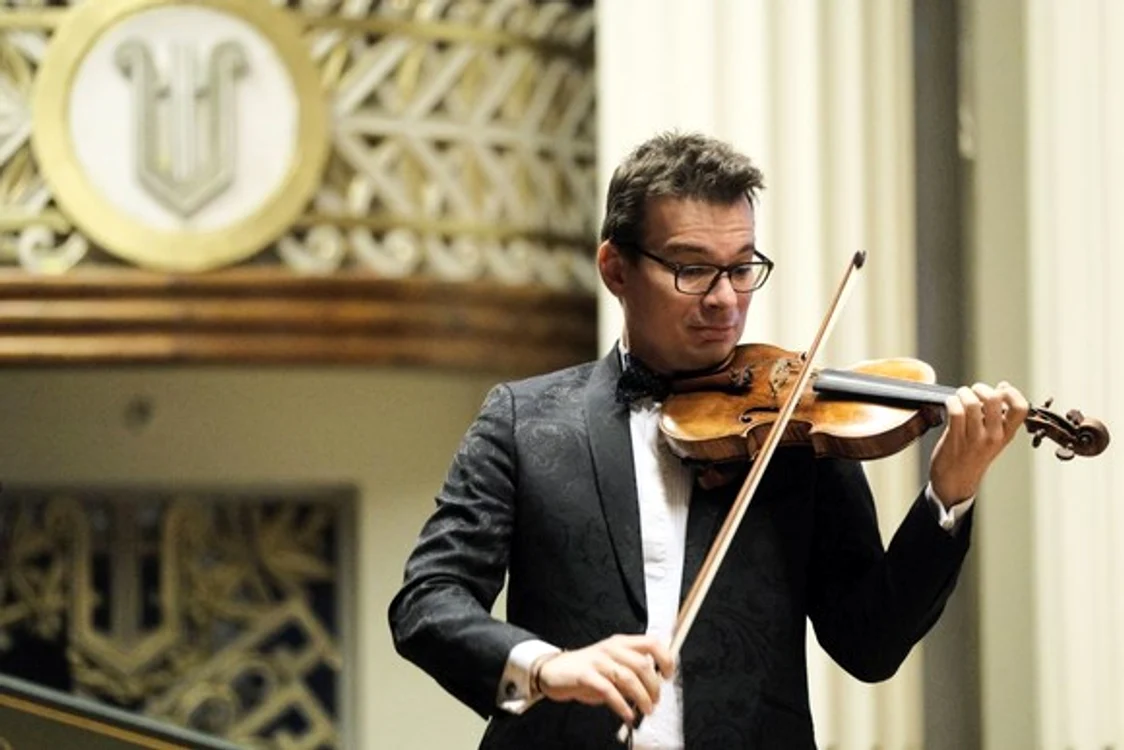 Alexandru Tomescu va cânta la vioară duminică, pe 9 mai, de Ziua Europei Sursa foto: INQUAM PHOTOS/Raul Stef