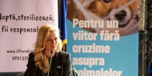 Andreea Roseti foto Marian Arpasanu (2) (1) jpg