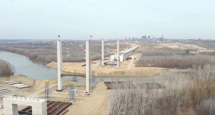 Podul hobanat peste râul Siret Foto: Captură video Sorin Grindeanu/FB
