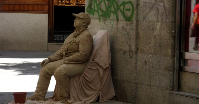 Vedeta săptămânii care tocmai s-a încheiat a fost o statuie umană. FOTO IoanaJoca.com