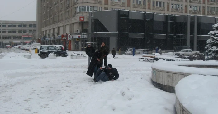 Zăpada a transformat gresia în patinoar