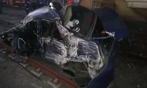 accident tren masina port jpeg