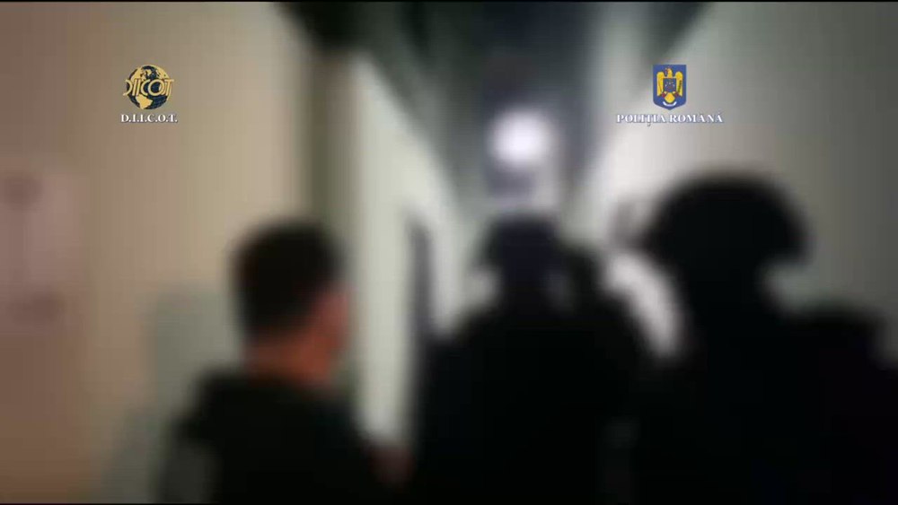 Un poliţist de la Penitenciarul Poarta Albă, reținut după ce a divulgat informații secrete către suspecți vizaţi de DIICOT