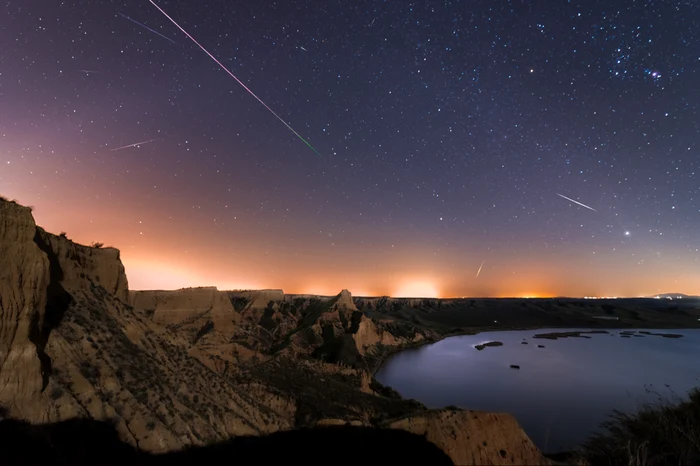 
    Spectacolul Orionidelor se va vedea cel mai bine în această noapte și mâine noapte, între orele 1.30 - 2.00, din locuri cât mai îndepărtate de lumina localitățilorFoto:Shutterstock  