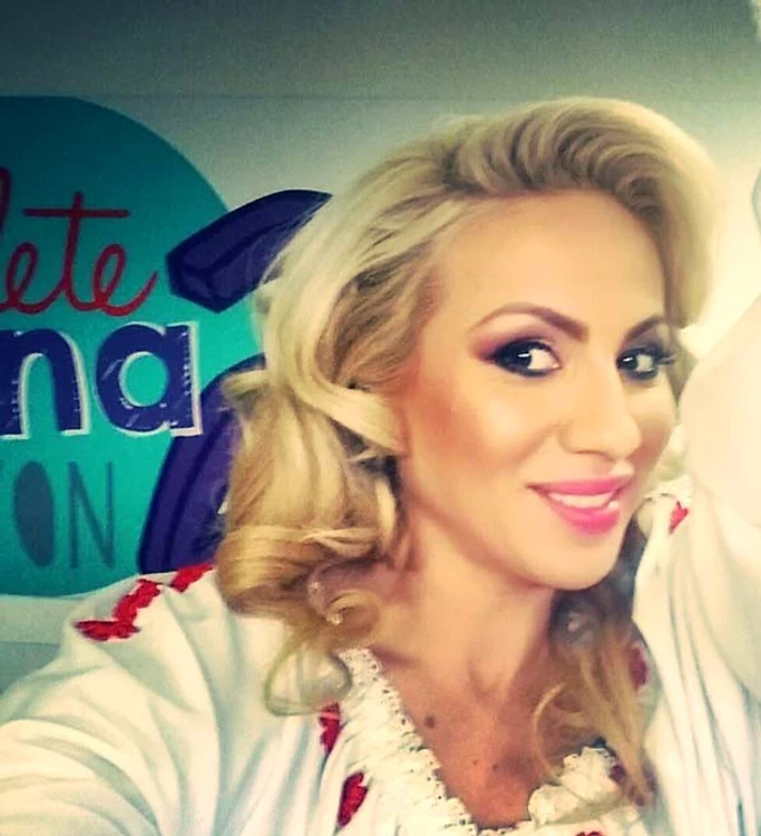 
    Rocsana afişează un bust generosFOTO: Arhiva personală  