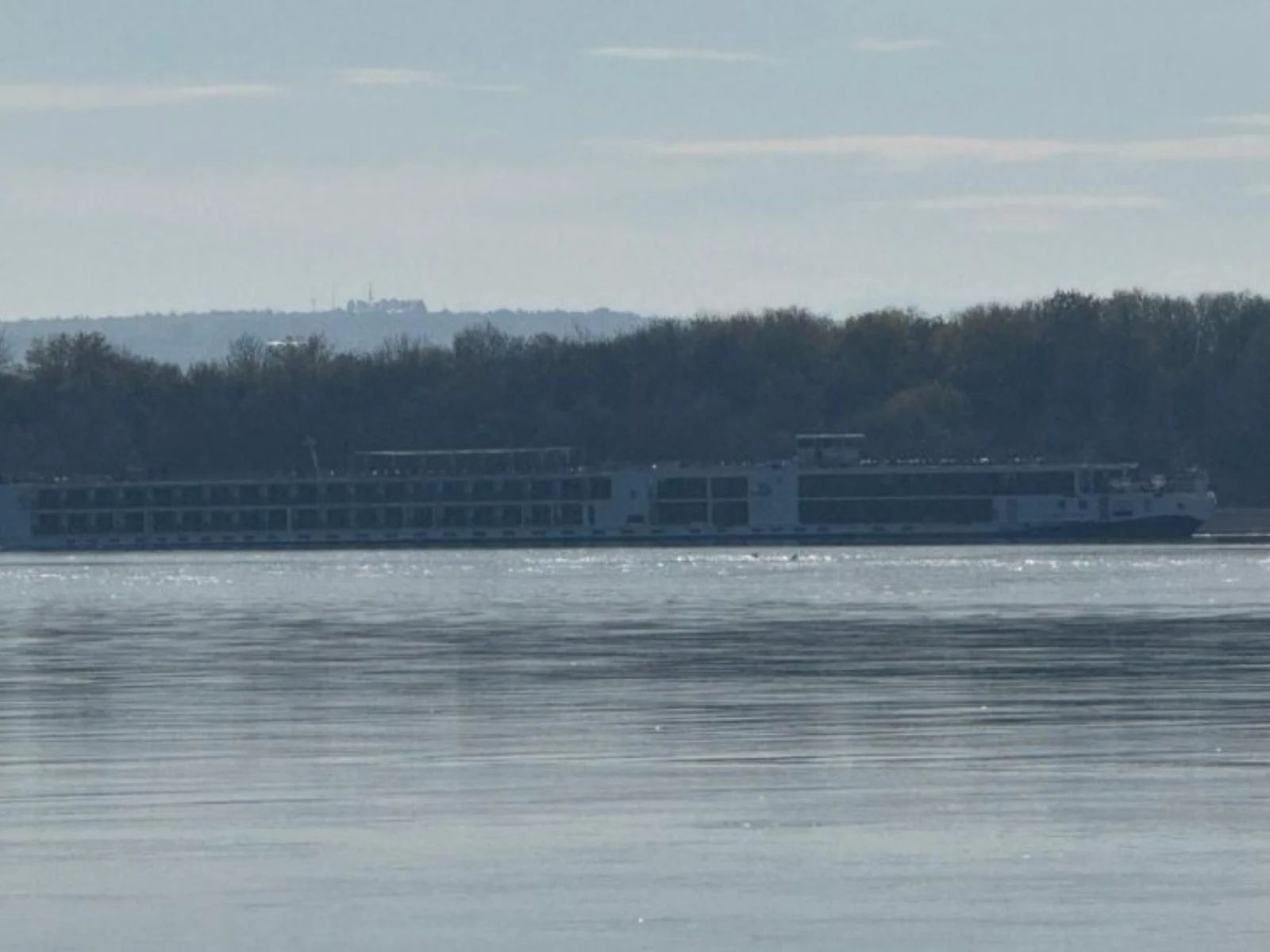 O navă de croazieră a eșuat pe Dunăre, din cauza debitului foarte scăzut