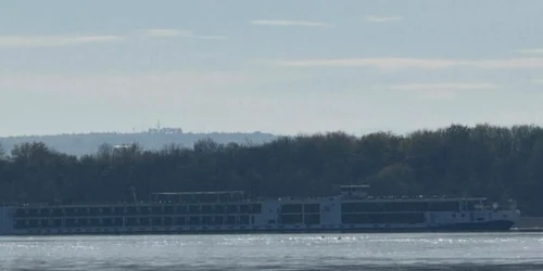 Vas de croazieră eșuat pe Dunăre, la Gârla Mare  Foto captura video radio romania png