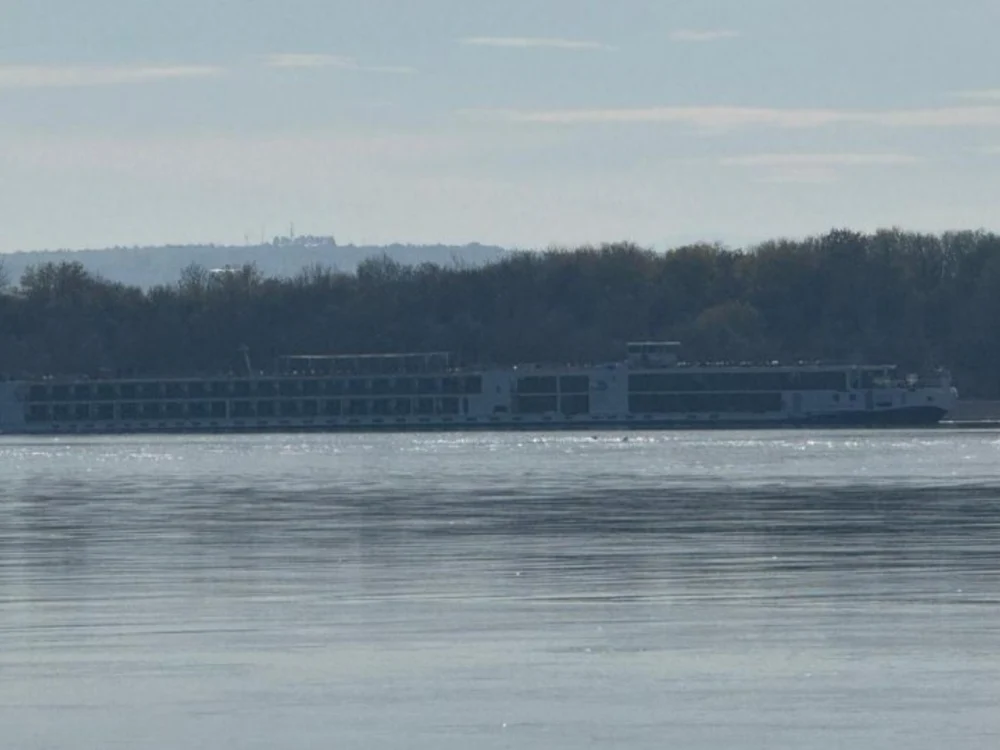 O navă de croazieră a eșuat pe Dunăre, din cauza debitului foarte scăzut