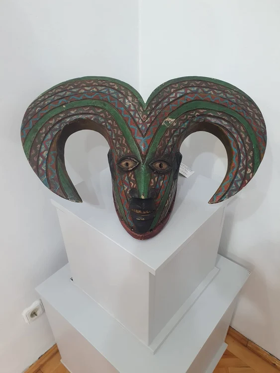 Masca africană din colecția lui Samochiș. FOTO: Remus Florescu
