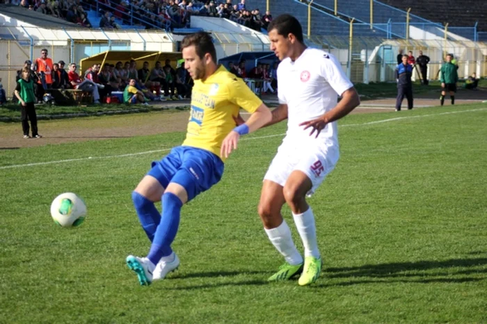 FC Olt Slatina este singura echipă care a reuşit să plece, în actualul sezon, cu toate cele trei puncte de pe terenul Olimpiei Satu Mare. FOTO - portalsm.ro