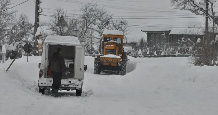 În localităţile din mediul rural se circulă extrem de greu FOTO: Adevărul