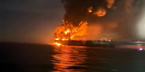 un petrolier rus a luat fot in marea neagra foto x @MrFukkew jpg