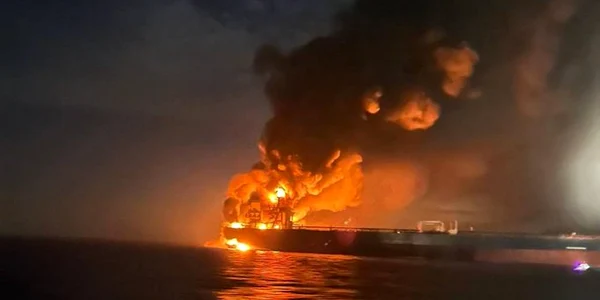 un petrolier rus a luat fot in marea neagra foto x @MrFukkew jpg
