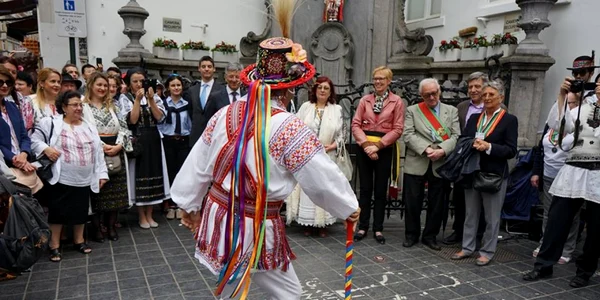Căluş Căluşari dans românesc folclor Sursa arhivă Nichita Dragomira