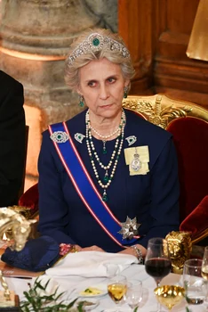 Ducesa de Gloucester are mai multe coroane decât Regina Elisabeta a II-a