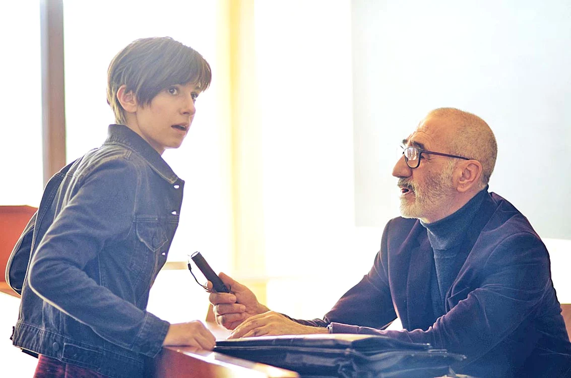 Secvenţă din film: Dana Rogoz, alături de Răzvan Vasilescu