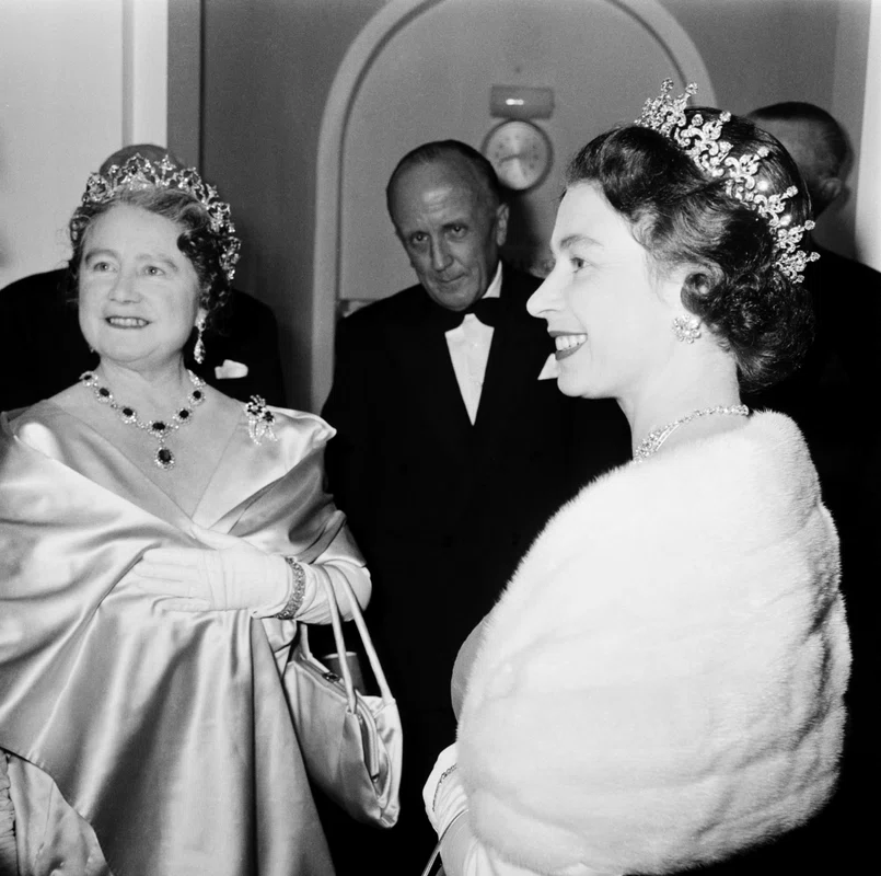 3 regina elisabeta si mama ei gettyimages 498501055 jpg jpeg