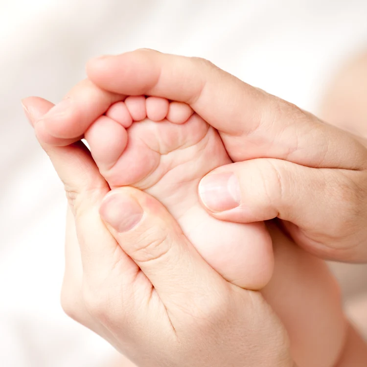 
    Bebeluşul a fost abandonat imediat după naştere  