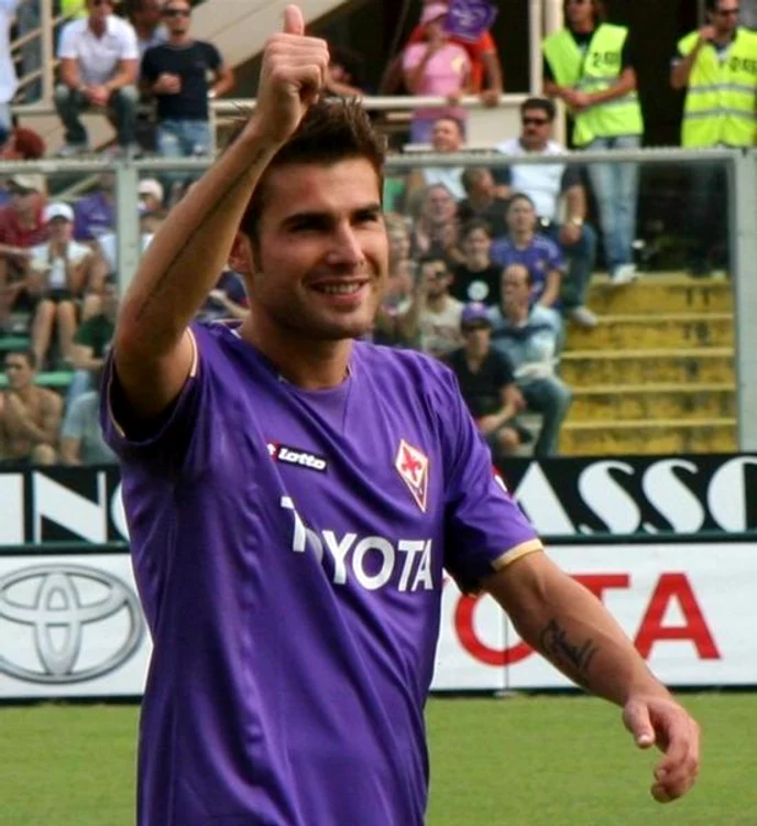 FOTBAL: Mutu, transferat la Milan la schimb cu Huntelaar