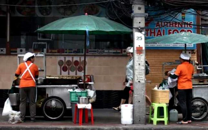 Restaurante ambulante în Bangkok FOTO Lionel Deconinck/ France Info