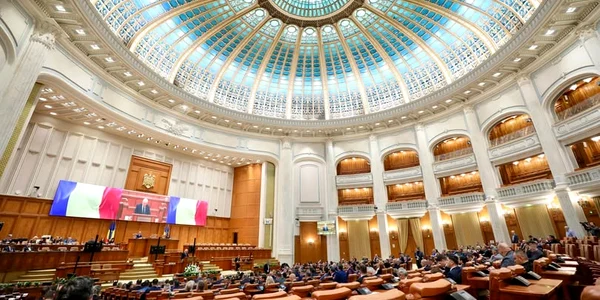 Sindicatul Funcționarilor Publici Parlamentari din Camera Deputaților ameninta cu blocaje FOTO BND jpg