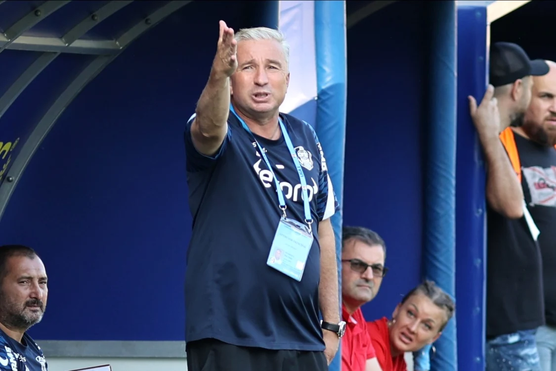 Dan Petrescu este în război cu conducerea clubului (FOTO: Sportpictures)