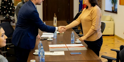 Stelian Bujduveanu a semnat acorduri cu proprietarii apartamentelor din blocul din Rahova care a explodat foto facebook png