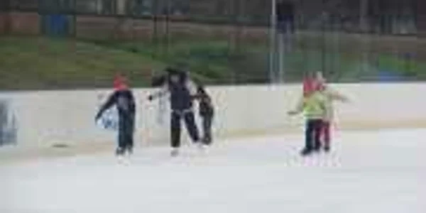 Arădenii s-au relaxat la patinoar
