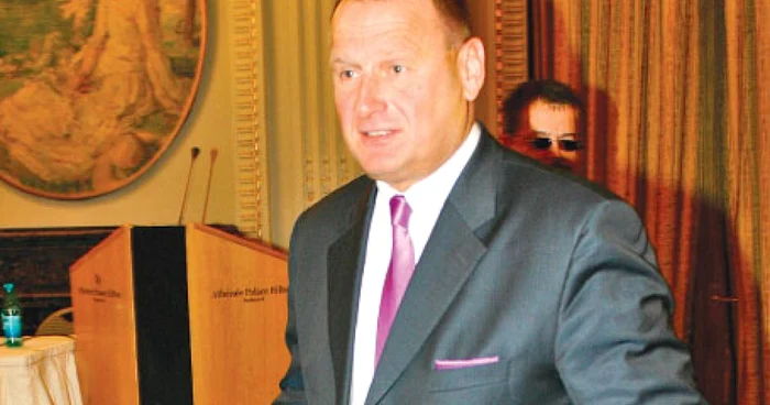 Liberalii i-au arătat uşa lui Viorel Cataramă