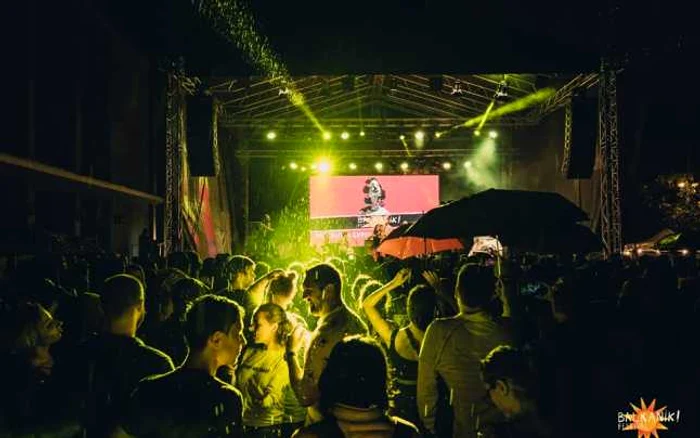 Balkanik Festival a strâns oamenii dornici să asculte muzică de inspiraţie balcanică                                       FOTO: Miluţă Flueraş