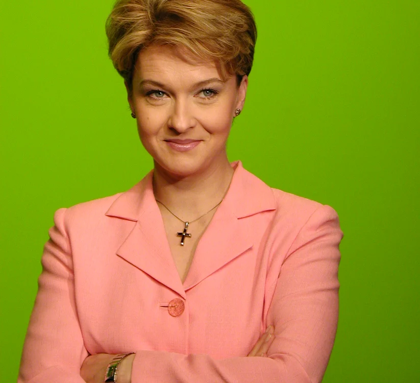Așa arăta Mona Nicolici pe vremea când prezenta știri la Antena 1