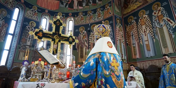 Slujba in postul Craciunului la catedrala din Slobozia FOTO ESC jpg