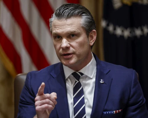 Secretarul de război Pete Hegseth la o ședintă de cabinet la Casa Albă FOTO EPA EFE jpg