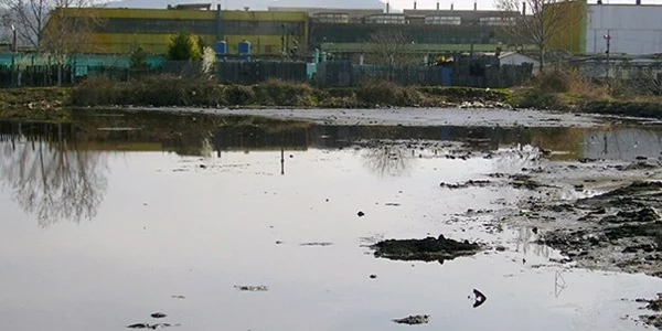 Un batal al rafinăriei. Foto campinaph.ro