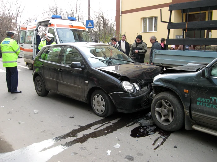 O tânără a fost grav rănită